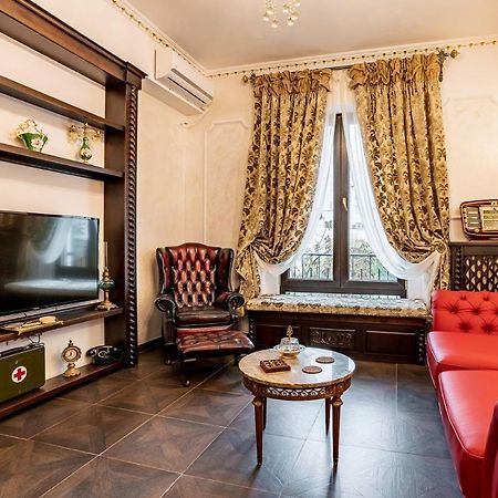Private Museum Apartment With Antique Decor 布加勒斯特 外观 照片