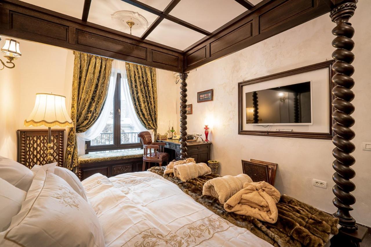 Private Museum Apartment With Antique Decor 布加勒斯特 外观 照片