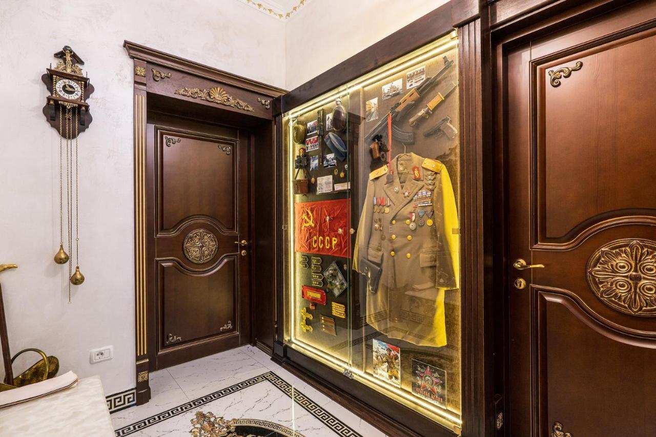 Private Museum Apartment With Antique Decor 布加勒斯特 外观 照片
