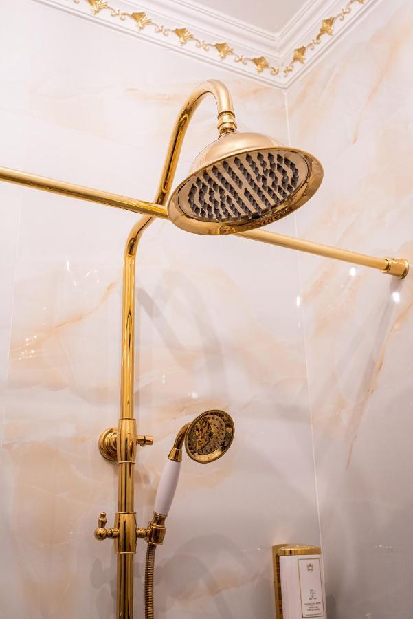 Private Museum Apartment With Antique Decor 布加勒斯特 外观 照片