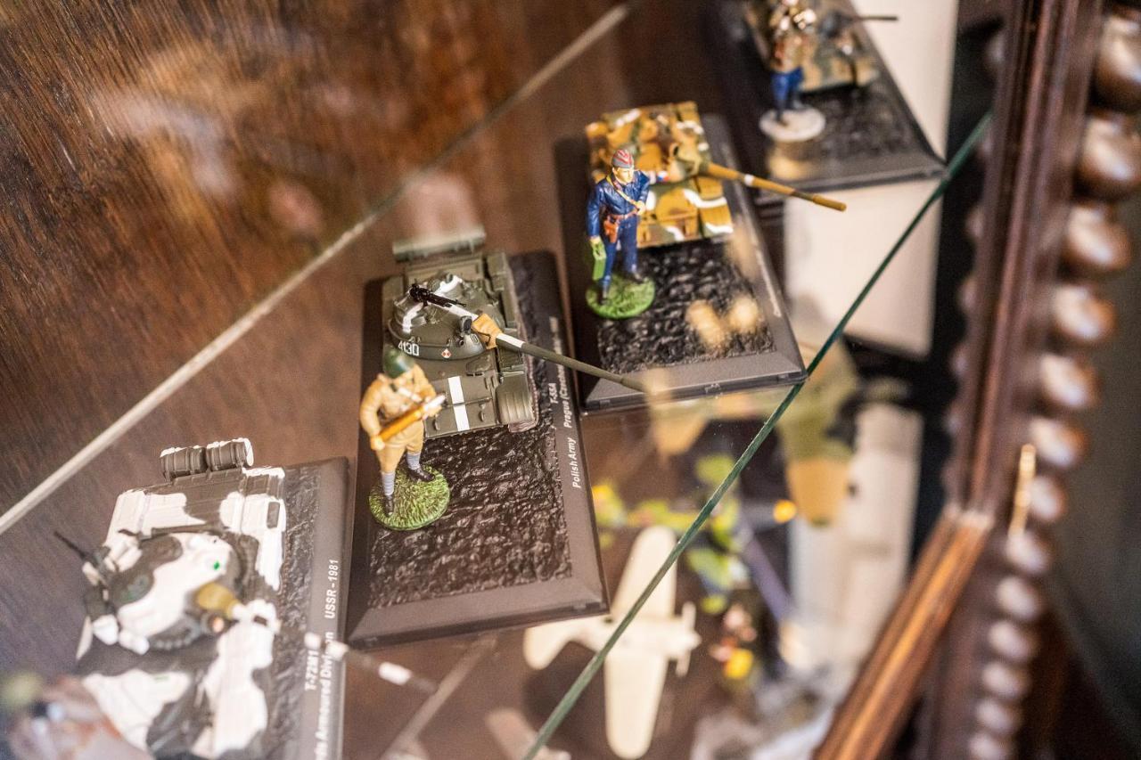 Private Museum Apartment With Antique Decor 布加勒斯特 外观 照片