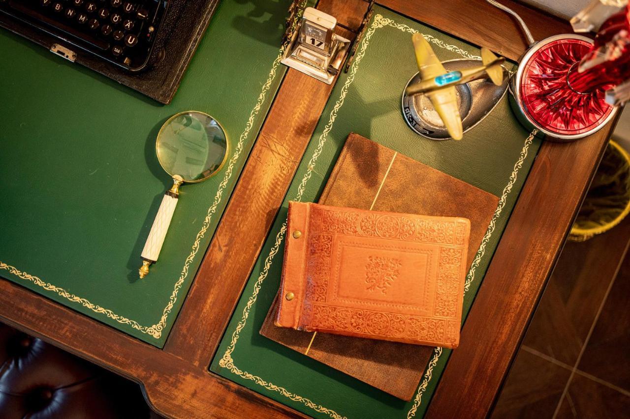 Private Museum Apartment With Antique Decor 布加勒斯特 外观 照片
