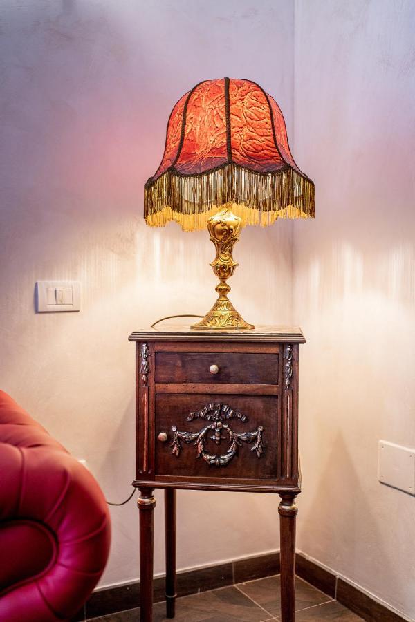 Private Museum Apartment With Antique Decor 布加勒斯特 外观 照片